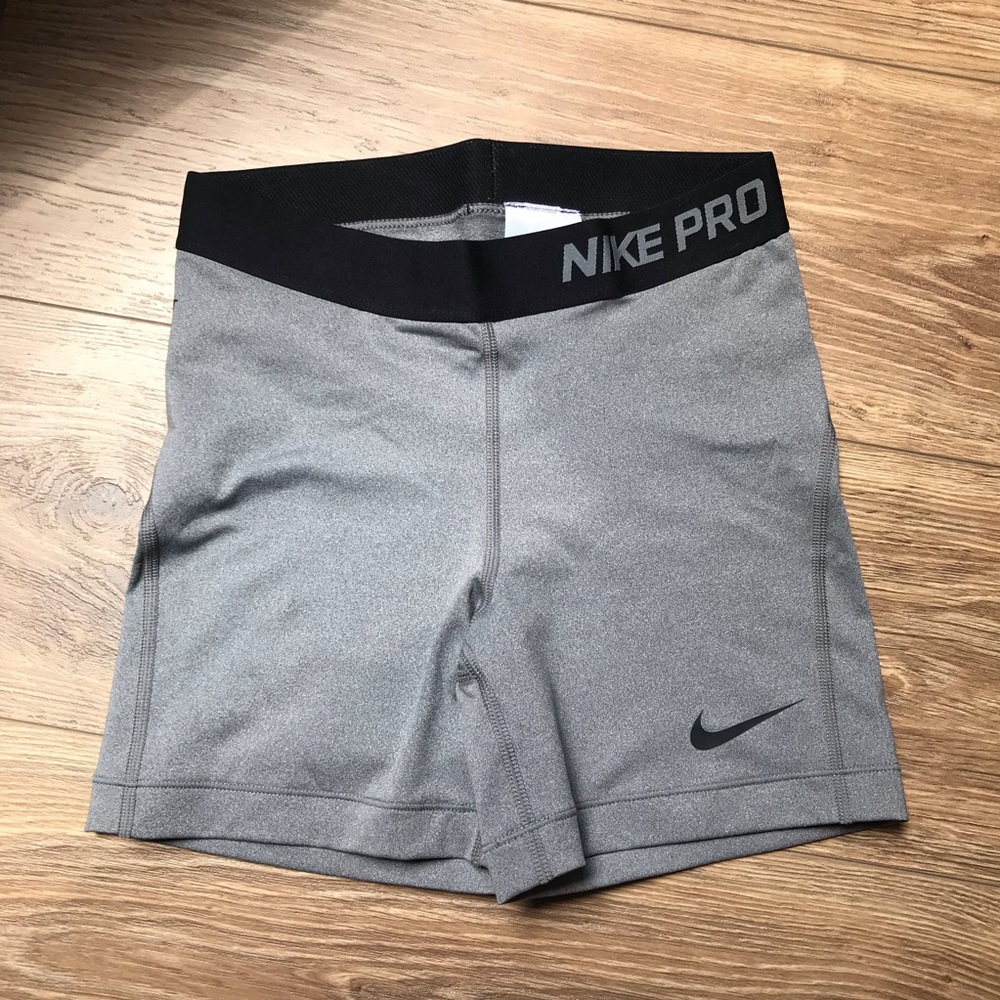 Nike Pro midrise bike shorts in grey